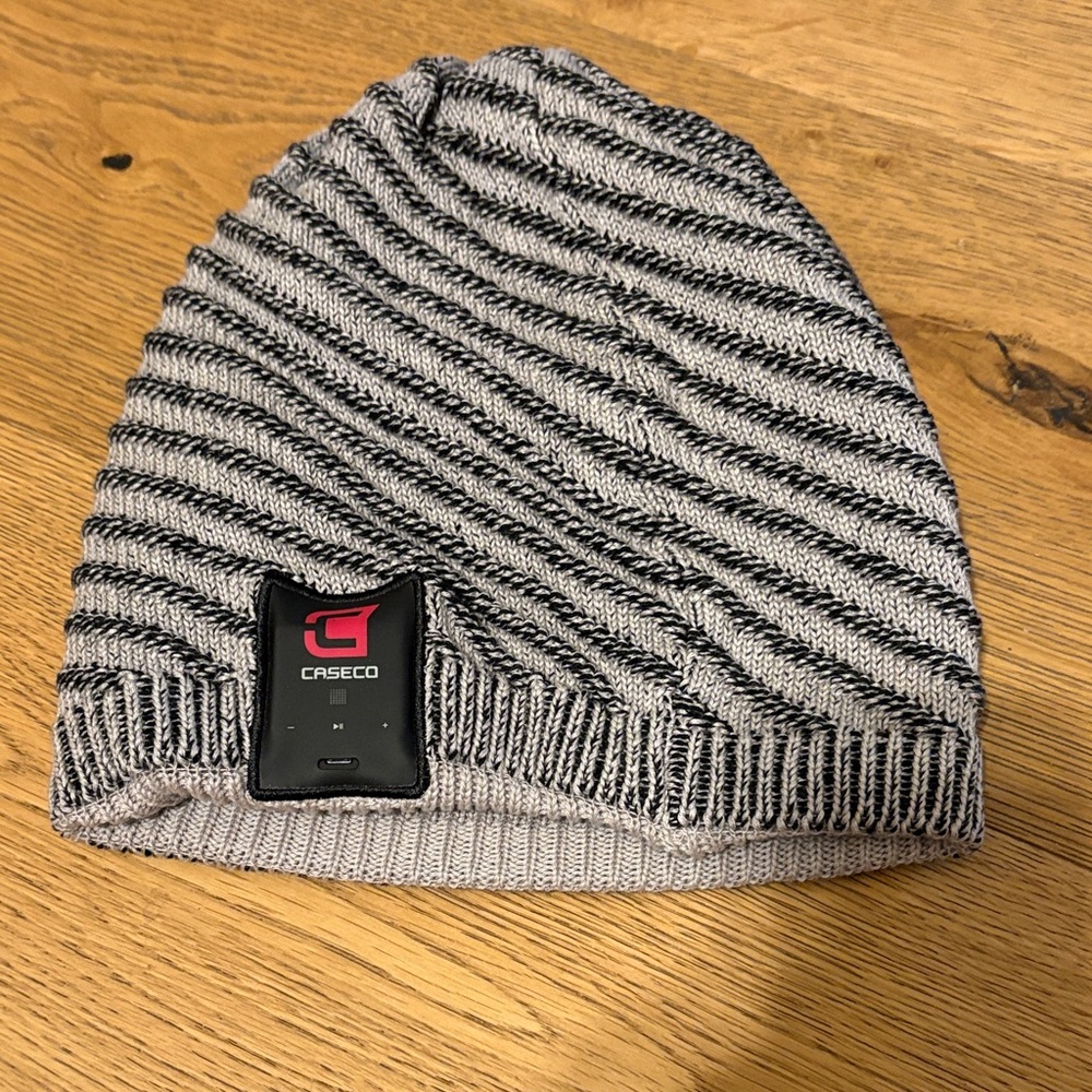 Caseco‎ NWOT Blu Toque Bluetooth Beanie One Size